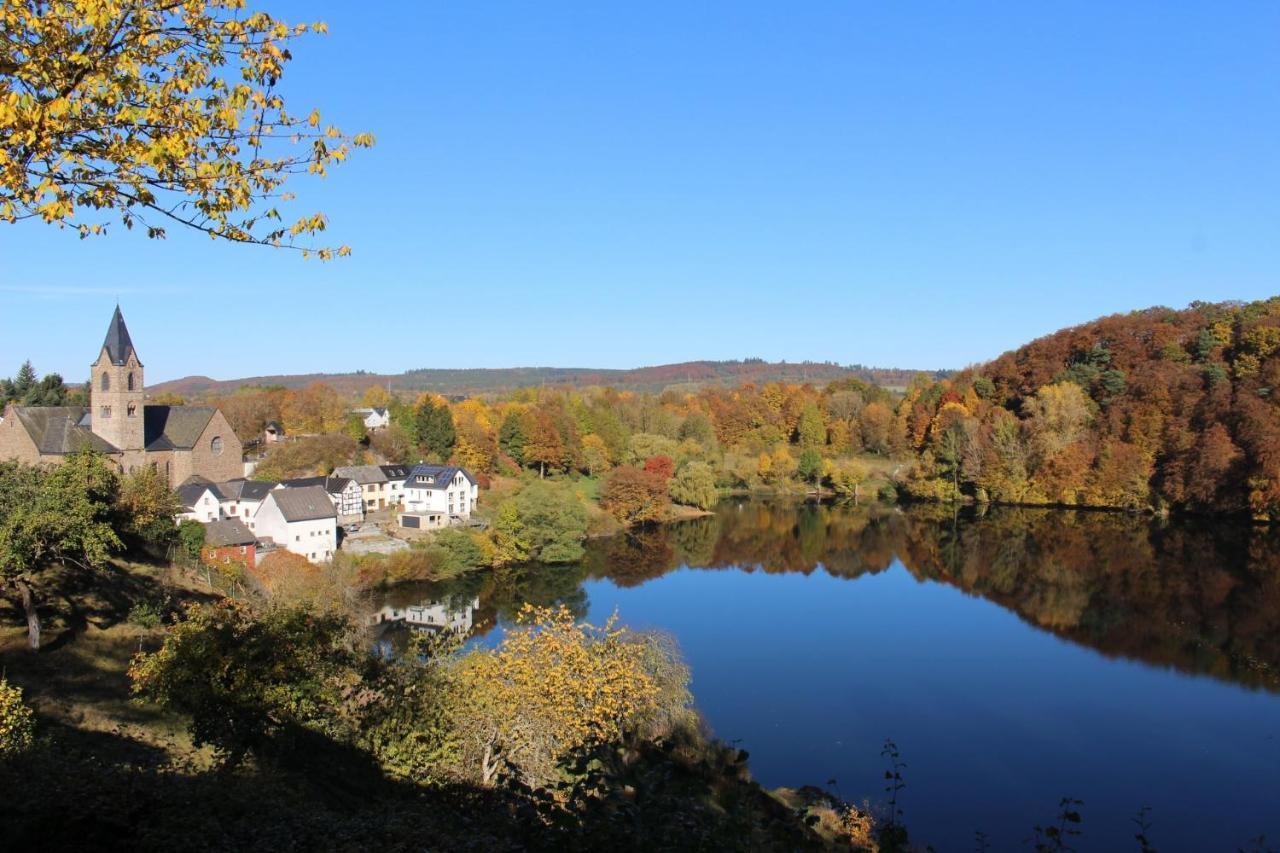 Ferienwohnungen Eifelstuben Mit Charme - Am See, Nahe Burg 우멘 외부 사진